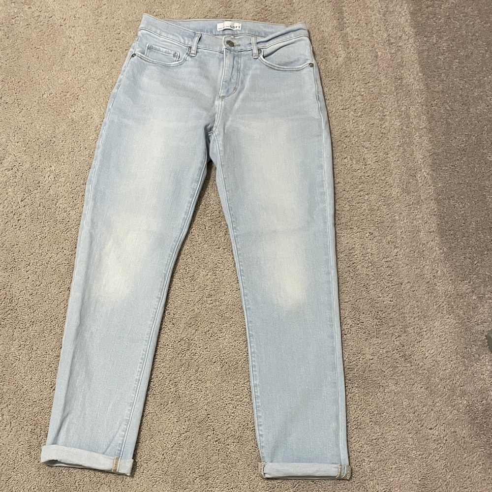 LOFT The Girlfriend Light Wash Straight Leg Jeans Size 0/25